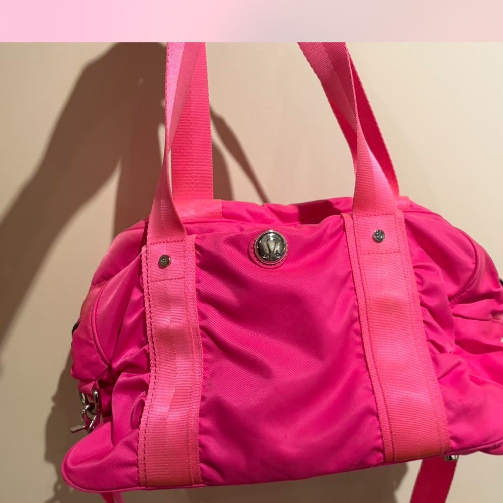 Lululemon Athletica Bright Pink gym Bag “some zipper damage reference photos”